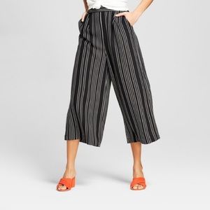 Limited time SALE!!-Wide leg pants. Stripes